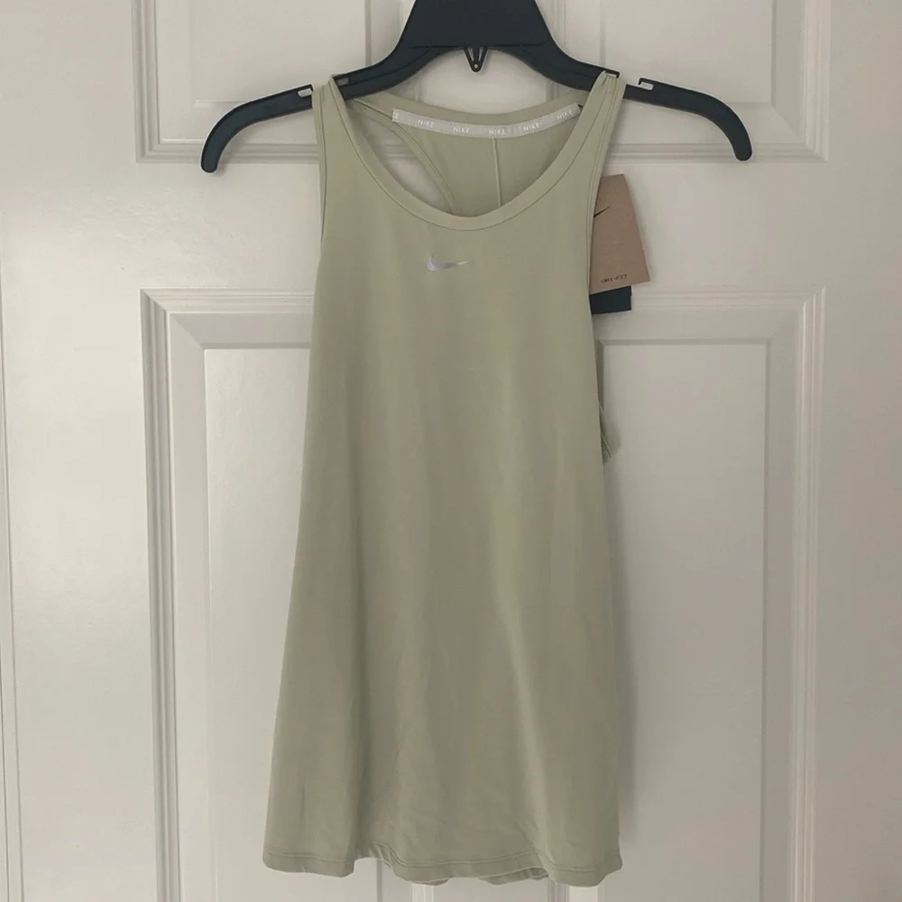 NWT. Nike Training Tank Top